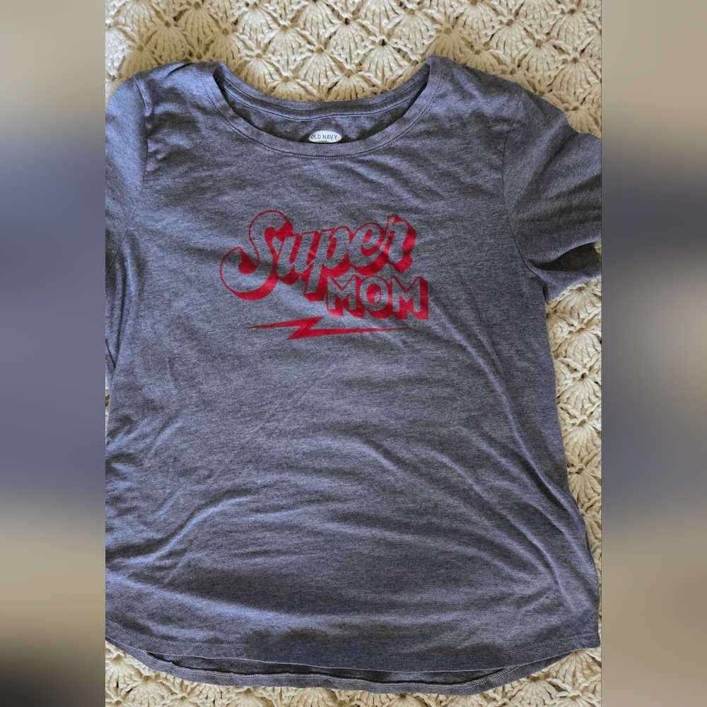 Old Navy Womens Gray and Red Short Sleeve Super Mom Tee Size M